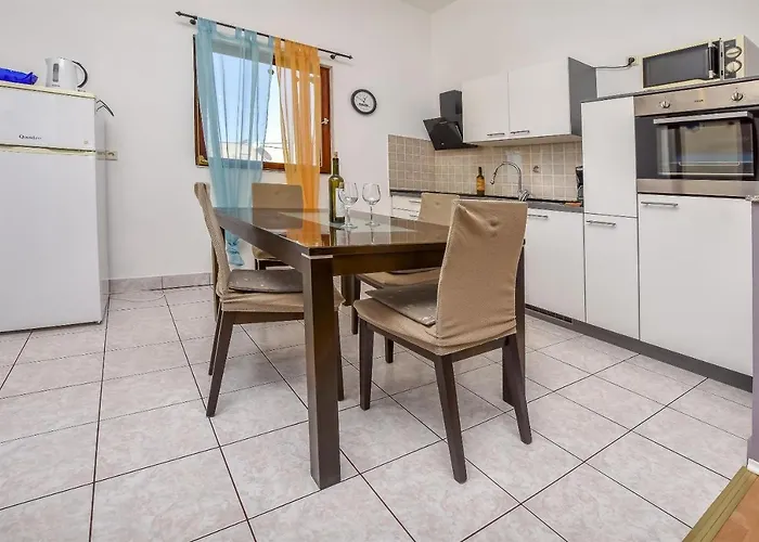 Burin Apartment *