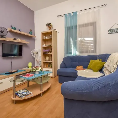 Burin Apartment *