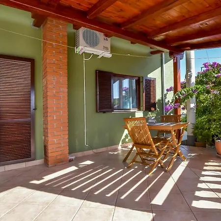 Burin Apartment *