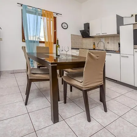 Burin Apartment *
